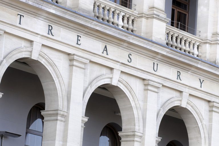 Do I need a treasury software? What should I take into account to implement it?